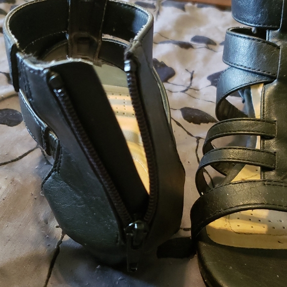 Black sandals - Picture 3 of 4